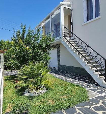 Belle Maison Avec Jardin Rdc T3 De 70M2 Vacances Ou Cure Thermale Rochefort Екстериор снимка