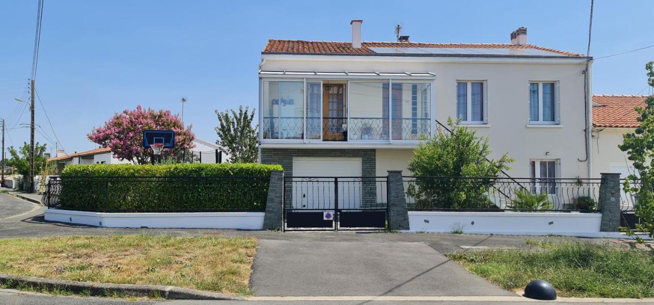 Belle Maison Avec Jardin Rdc T3 De 70M2 Vacances Ou Cure Thermale Rochefort Екстериор снимка